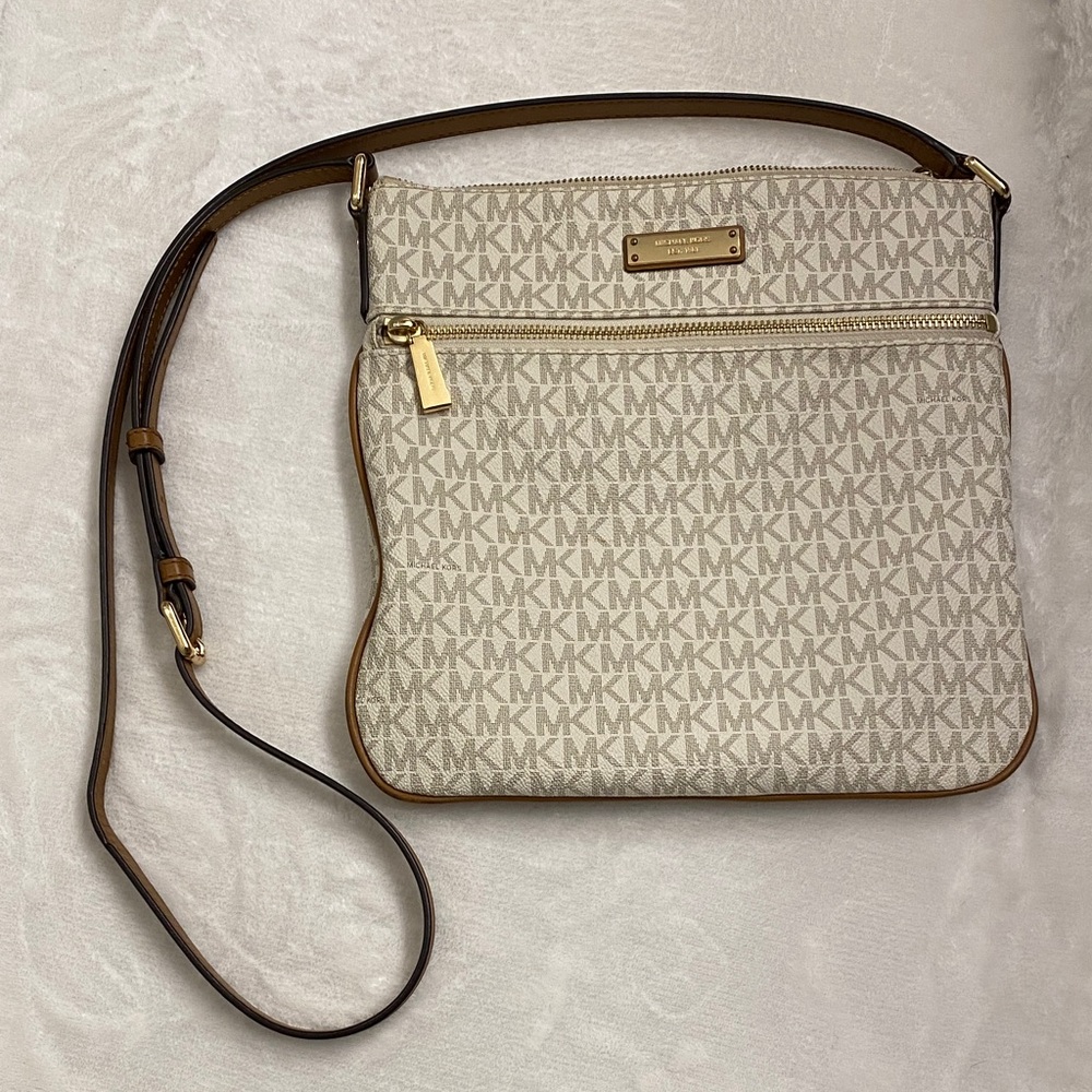 Michael Kors Crossbody Bag in cream - Picture 8 of 8